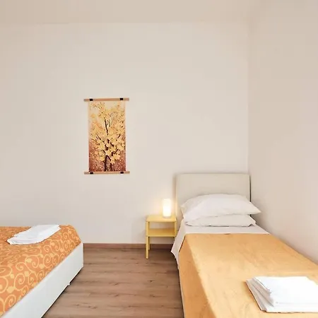 Apartment Centocelle - Happy Domus - Oasi Di Sole